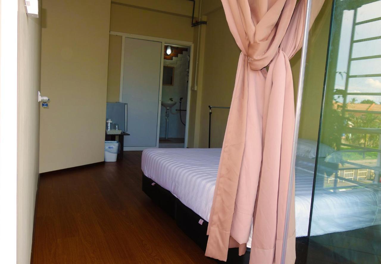 Ae Semporna Guesthouse 极潜旅店 エクステリア 写真
