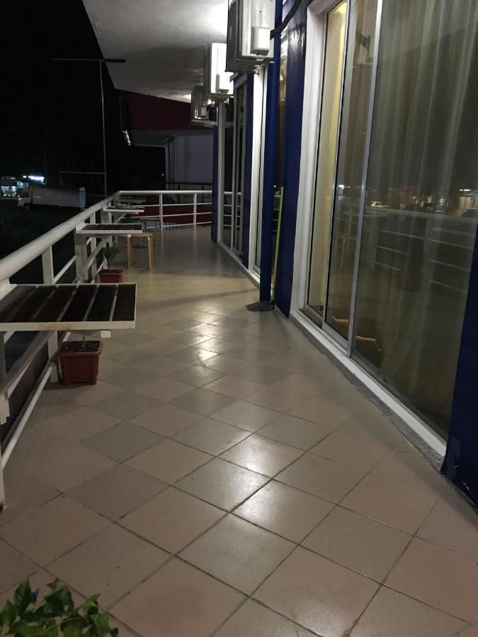 Ae Semporna Guesthouse 极潜旅店 エクステリア 写真